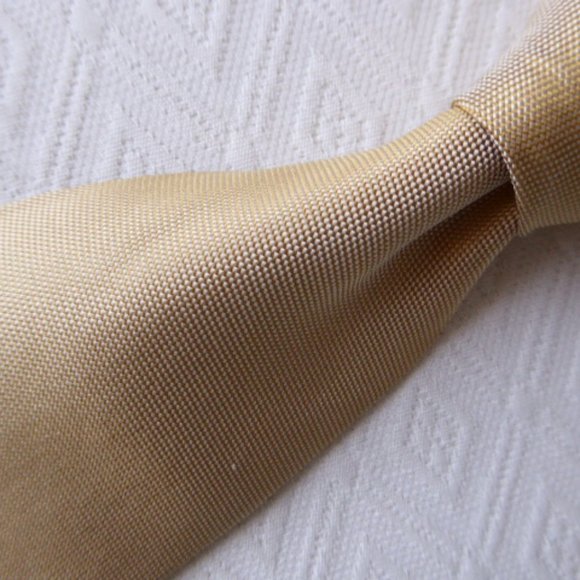 Gucci Other - GUCCI ITALY 100% SILK SOLID GOLD TIE